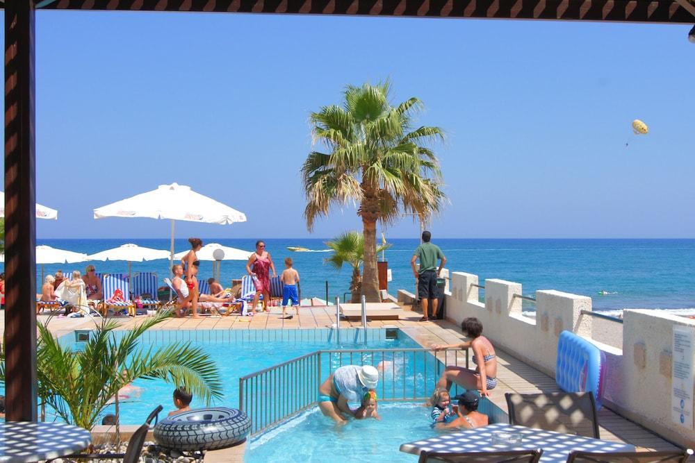 Seafront Beach Hotel Apartments Rethymno  Exterior photo